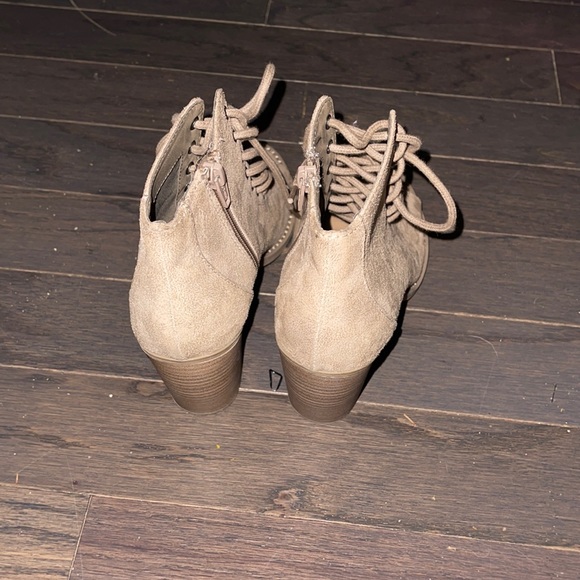 Shoes - Picture 2 of 2